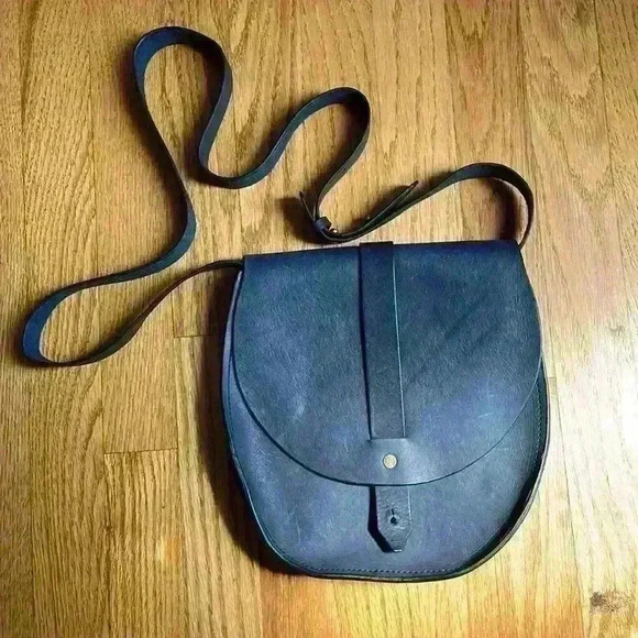 Tribe Alive Distressed Leather Navy Blue Crossbody Rounded Saddle Bag - Picture 3 of 12